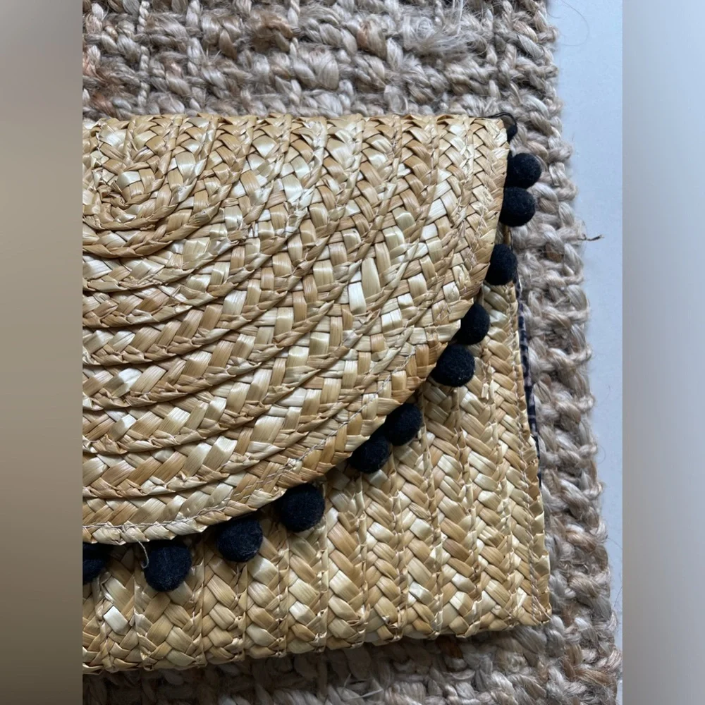 Beach clutch